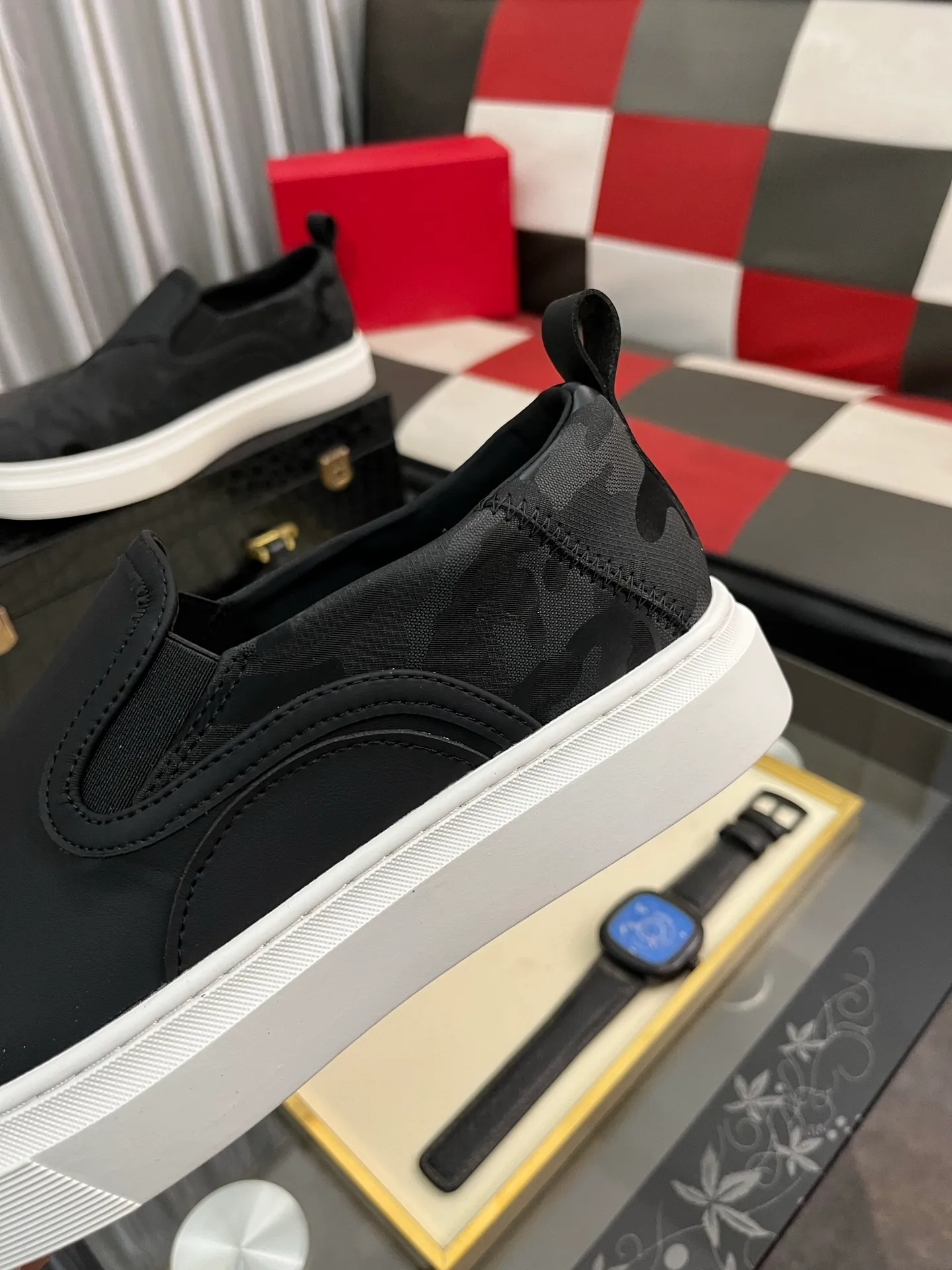 Men's shoes 💰420⌚️⌚️ VALENTINO Valentino's 2024 SS spring and summer new hot casual sports shoes, imported elastic fabric upper ➕The heel is Warren's exclusive rivet shape. The whole is very representative, the combination outsole is really easy to wear and very comfortable on the foot~, classic, comfortable and versatile! Size: 38-443️⃣Colors available